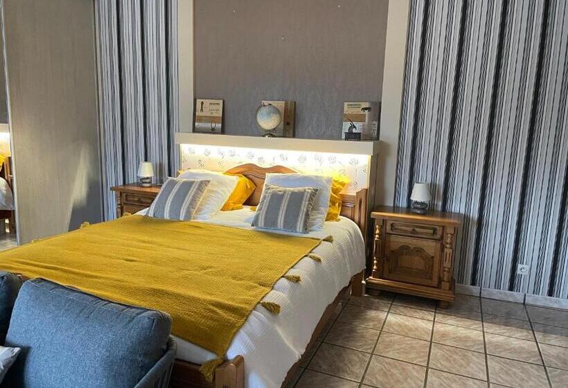 غرفة قياسية مطلّة علي حمام السباحة, La Villa Du Fresneaux