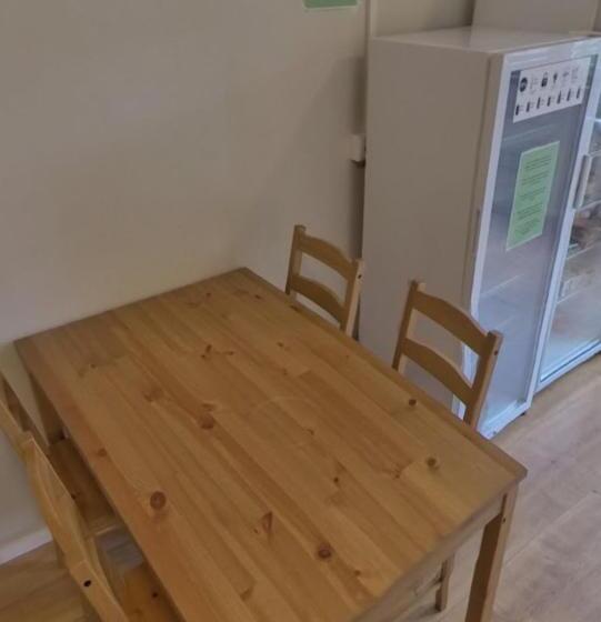 带阳台标准四人间, Businesshotel Am Peetzsee Grünheide