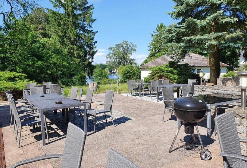 带阳台标准四人间, Businesshotel Am Peetzsee Grünheide