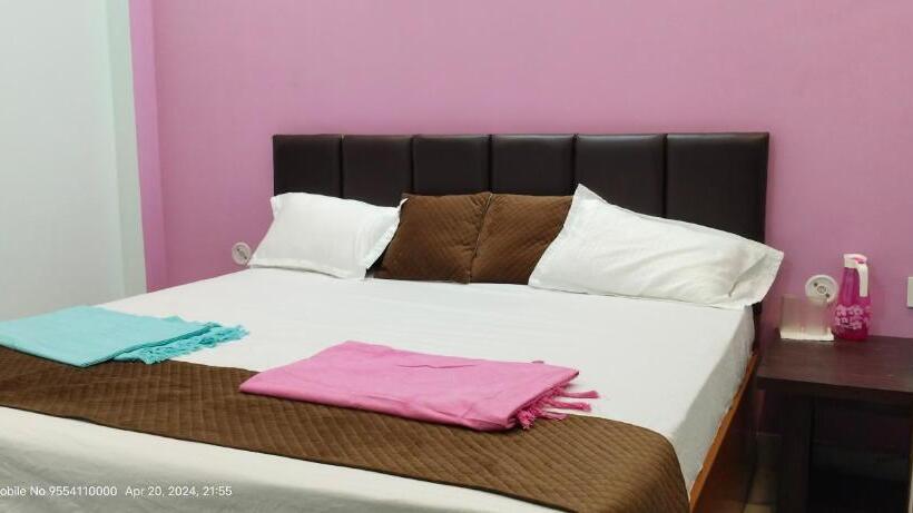 Chambre Deluxe, Ayodhya Paying Guest
