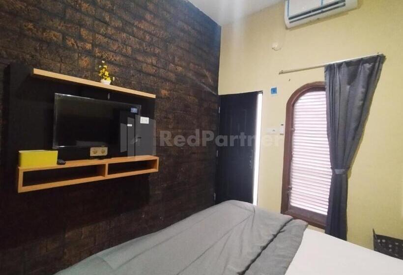 غرفة قياسية, House Of Tuwuh Syariah 2 Redpartner