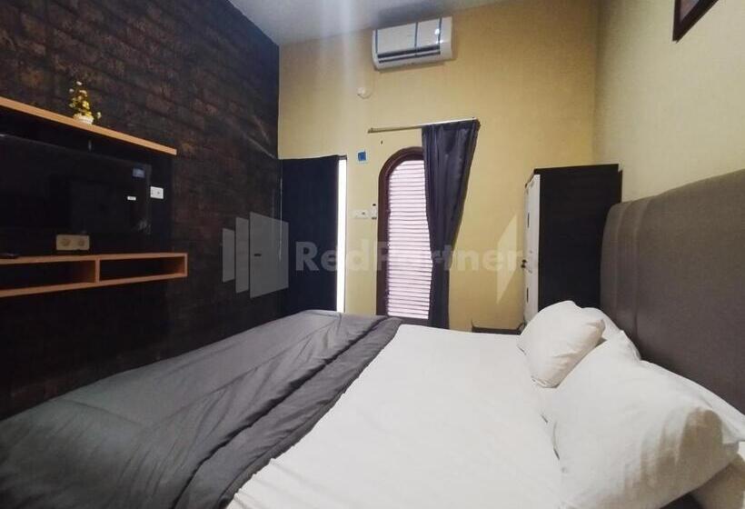 غرفة قياسية, House Of Tuwuh Syariah 2 Redpartner