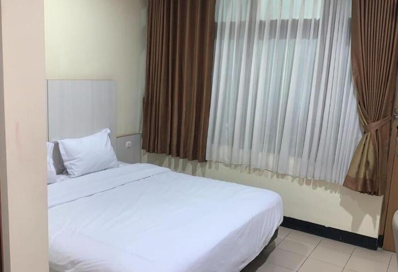 Номер Deluxe, Tekmira