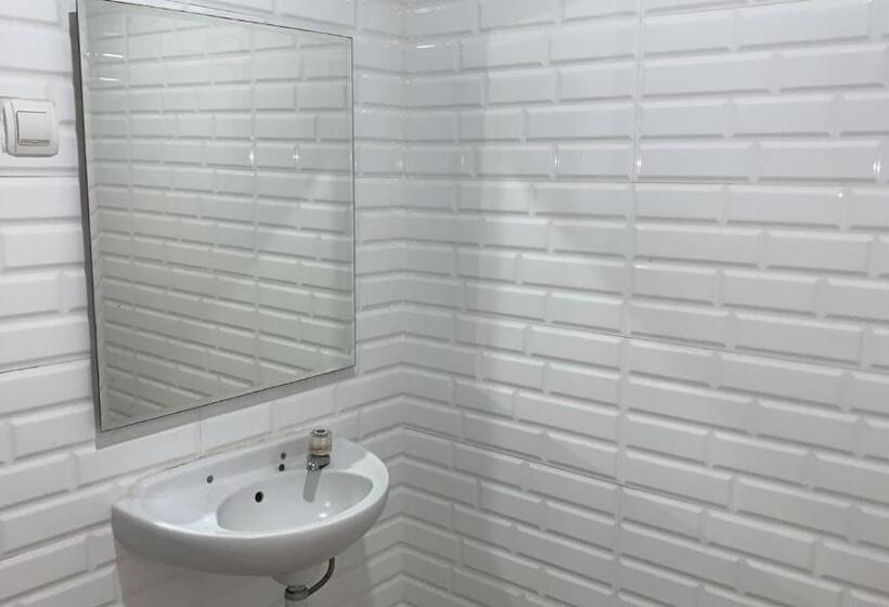 Номер Deluxe, Tekmira