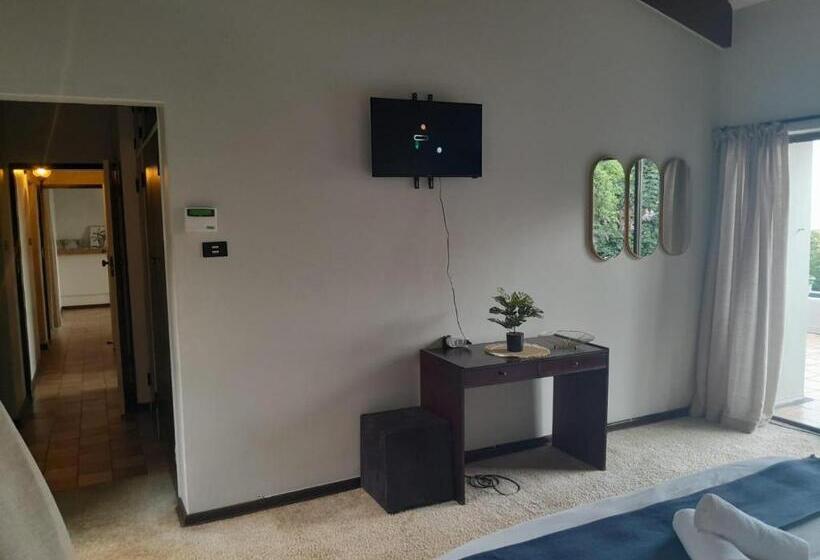 غرفة قياسية, Dam House Lodge