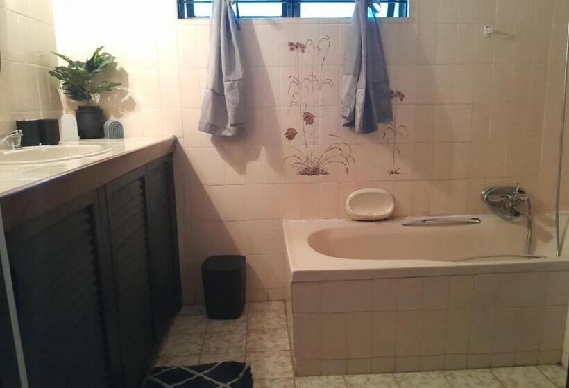 غرفة قياسية, Dam House Lodge