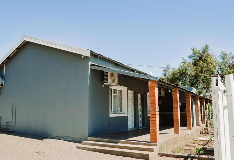 ガーデンビュースタンダードルーム, Die Karee Tuiste