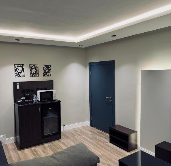 Standard Studio Kingsize Bett, أجنحة لافينا الخاصة