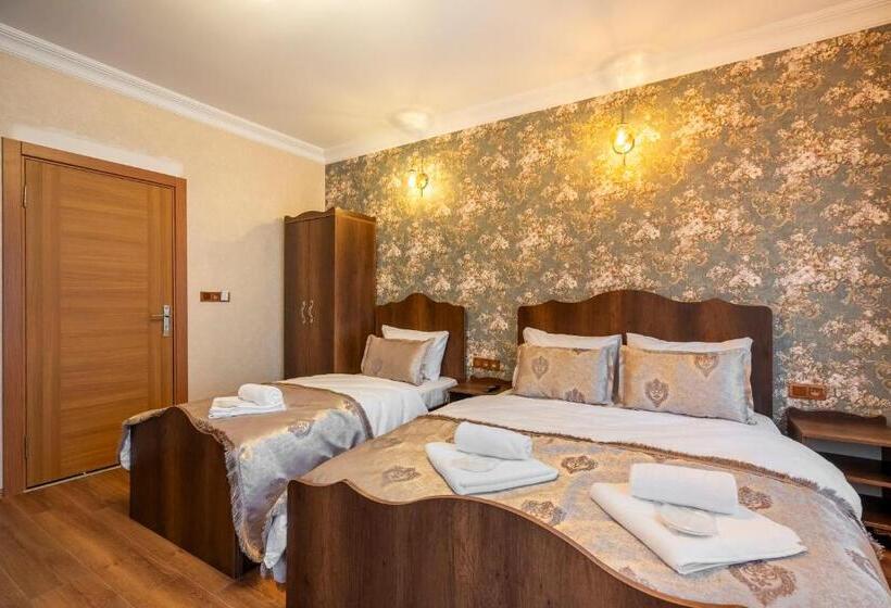 Quarto Triplo Estandar com Sacada, Harbor House