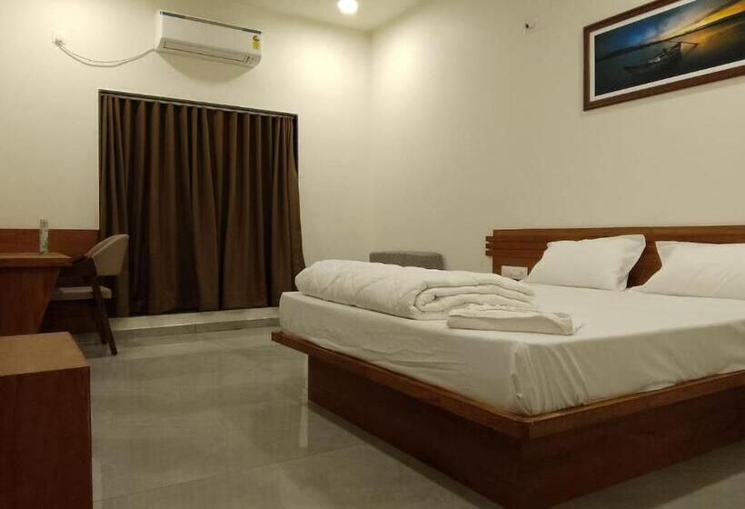 חדר דלוקס, The Grand Dharti