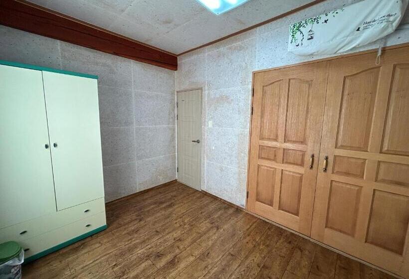 Номер Стандарт, Sunset Hanok Stay