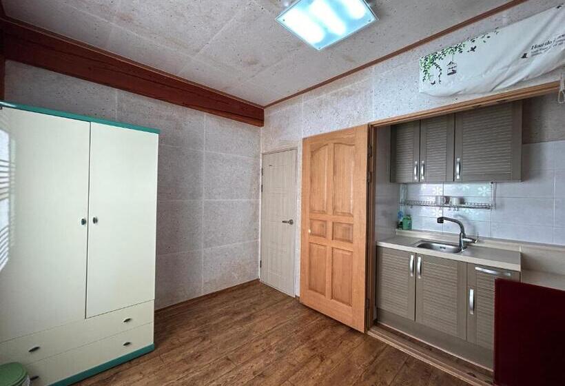 Номер Стандарт, Sunset Hanok Stay