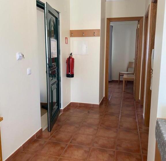 침실 1개 발코니 아파트, Apartamento Altura T2