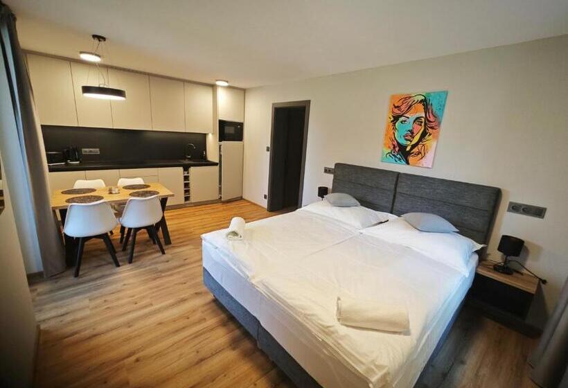 バルコニー付きスタンダードルーム, Apartmány Jarmilka S Privátním Wellness