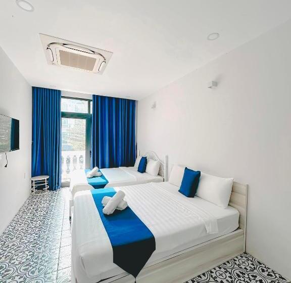 اتاق استاندارد چهار تخته, Beach Hotel Grand World