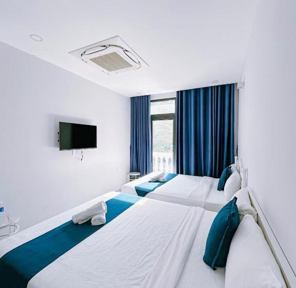 اتاق استاندارد چهار تخته, Beach Hotel Grand World