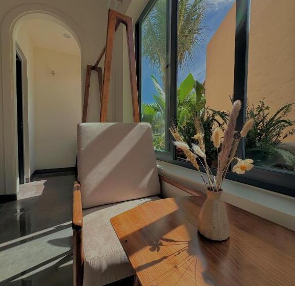 اتاق لوکس با چشمانداز دریا, Barland Villa