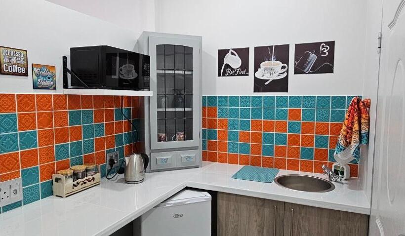 استودیوی استاندارد, Grazia Overnight Accommodation