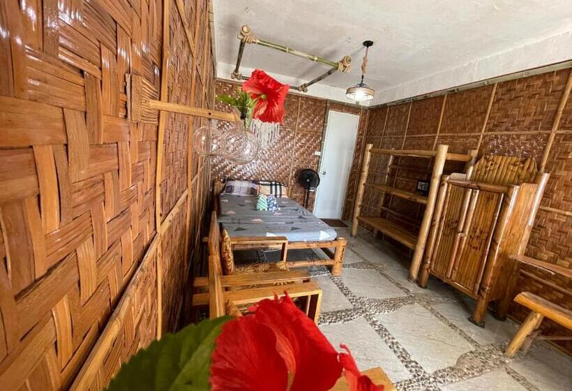 Deluxe Rum Havsutsikt, Voodoo House