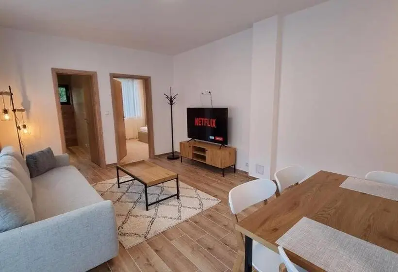 バルコニー付き１ベッドルームアパートメント, Chalets Hrabovo