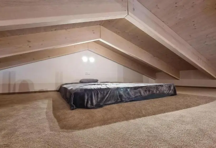 バルコニー付２ベッドルームアパートメント, Chalets Hrabovo