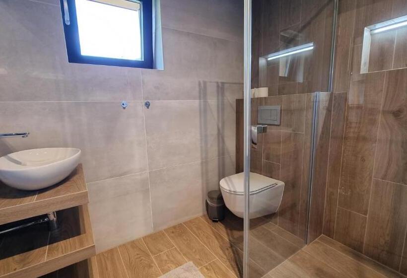 Апартаменты 4 Спальни, Chalets Hrabovo