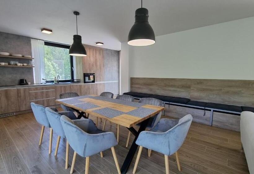 Апартаменты 4 Спальни, Chalets Hrabovo