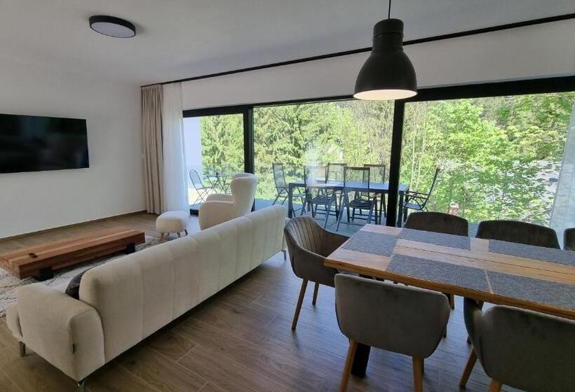 Апартаменты 4 Спальни, Chalets Hrabovo