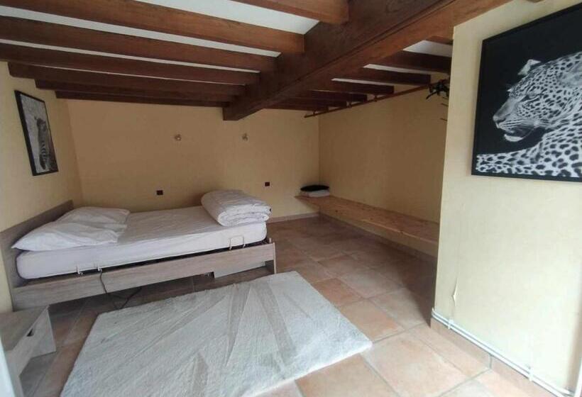 Standard Værelse, Au Nid D Amour