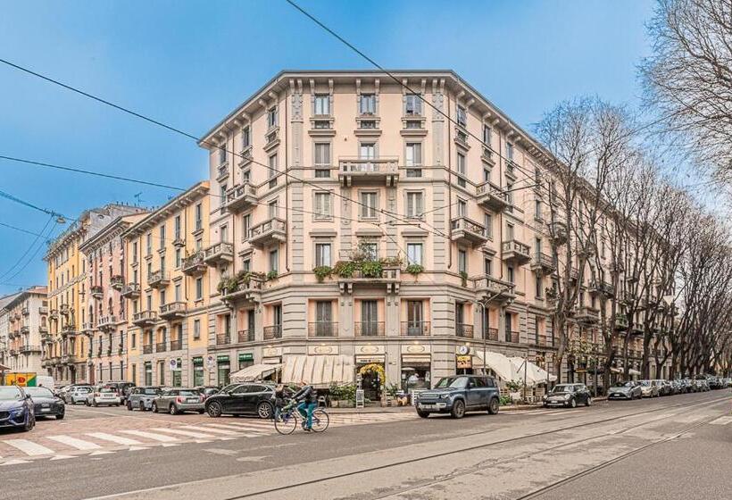 آپارتمان 1 خوابه, Art Around In Monti House