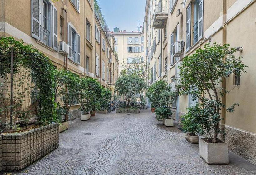 آپارتمان 1 خوابه, Art Around In Monti House