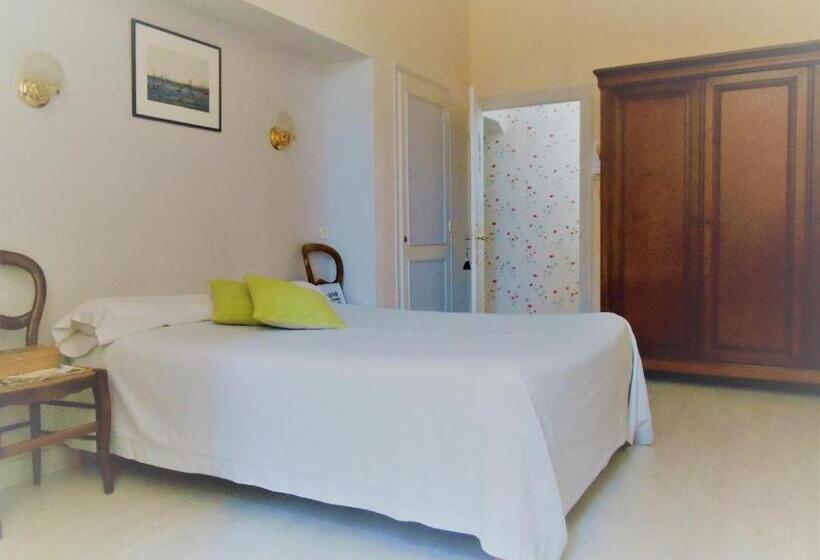 家庭间, Domaine Des Tonneaux