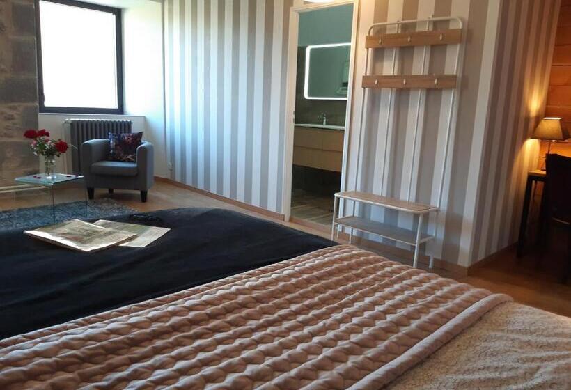 Номер Deluxe, Manoir Saint Pardoux 63680