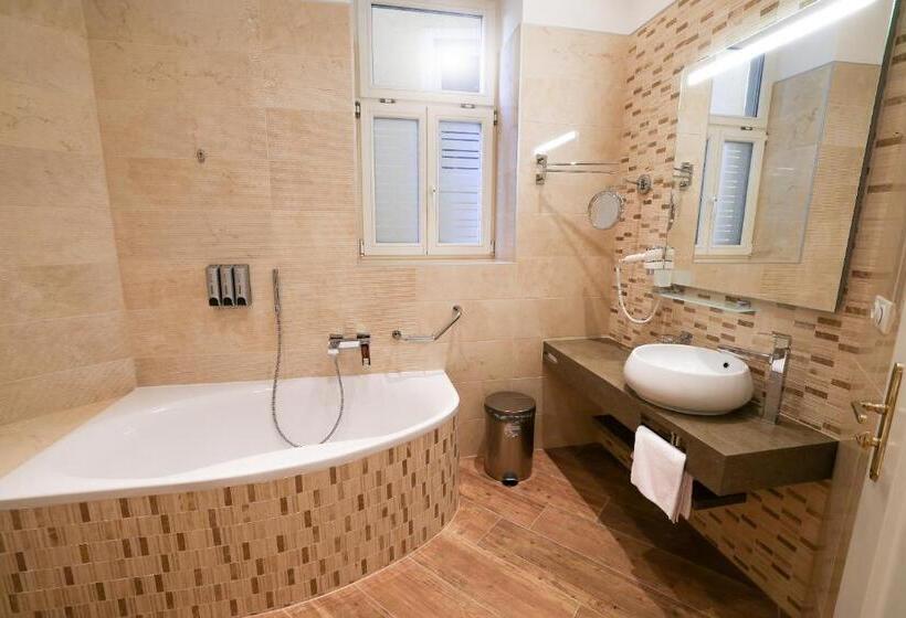 带阳台套房, Boutique Hotel Ambiente +