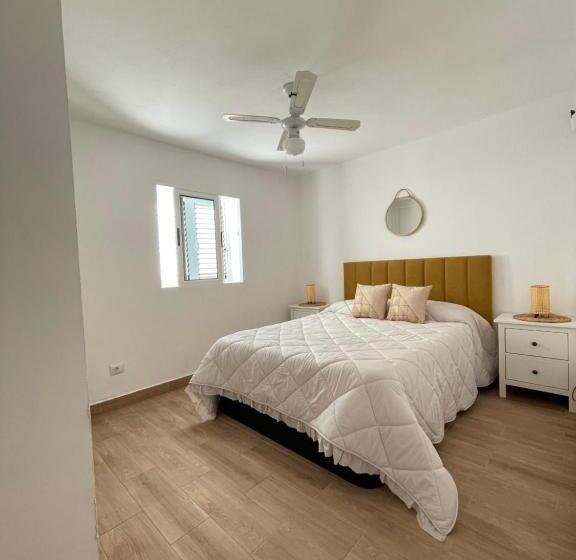 דירת חדר בקומת קרקע, Bungalow Ara