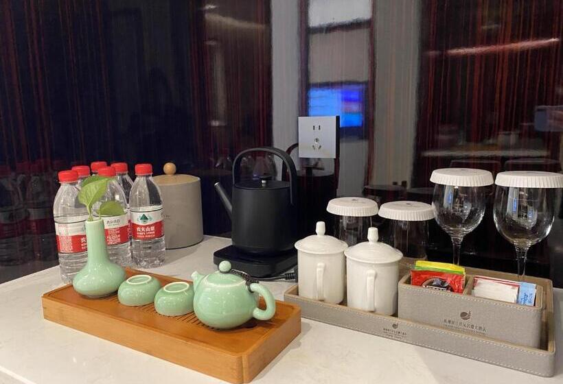 디럭스 스위트, Grand New Century Hotel Binjiang Hangzhou