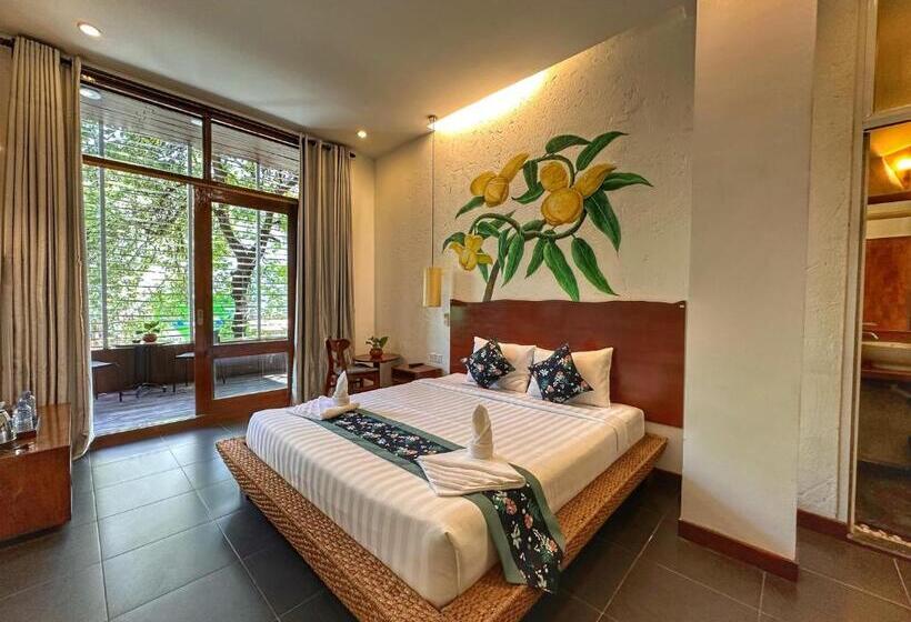 חדר דלוקס עם מרפסת, Hostel By Monsoon Riverside