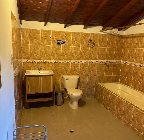 جناح مطلّ علي حمام السباحة, Muelle De María ángel