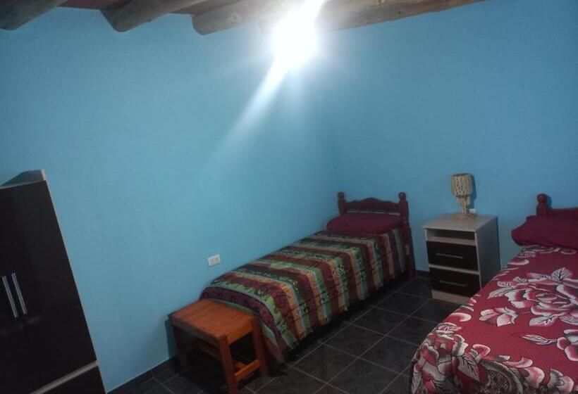 חדר סטנדרט לשלושה, Casa De Familia