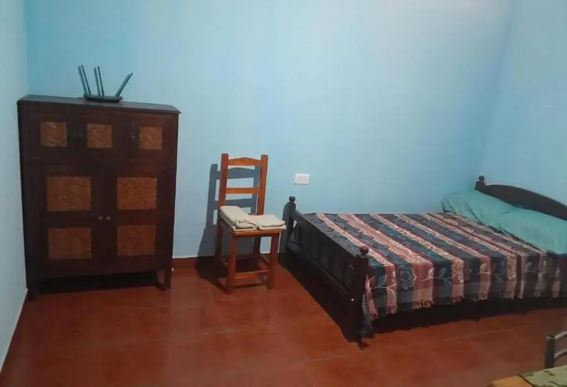 اتاق استاندارد یک نفره, Casa De Familia