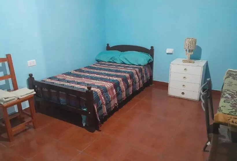 اتاق استاندارد یک نفره, Casa De Familia