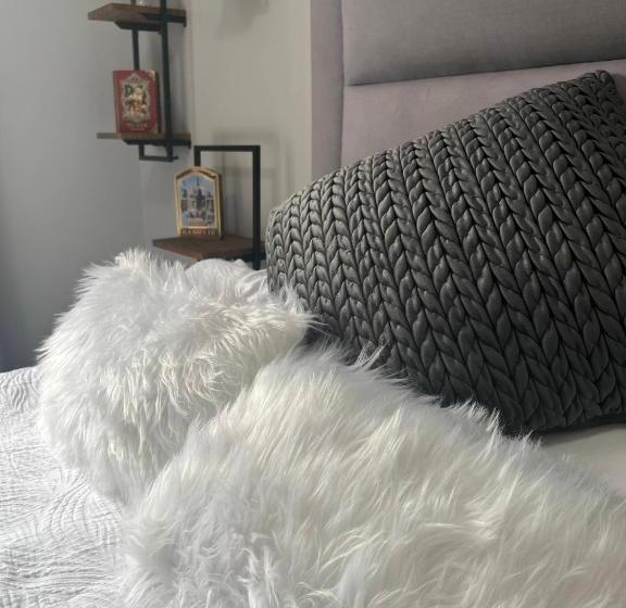 חדר סטנדרט נוף לבריכה, Elizabeth The 7th