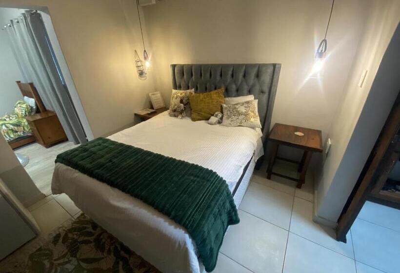 חדר משפחתי, Elizabeth The 7th