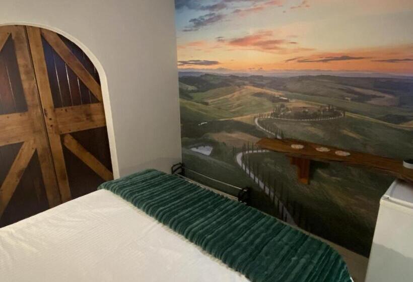 חדר משפחתי, Elizabeth The 7th