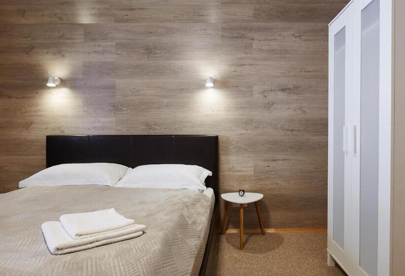 غرفة قياسية حمام مشترك, Woodvel House