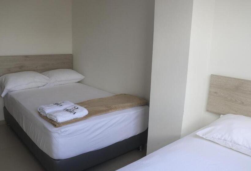 חדר אקזקיוטיב לשלושה, Suite Gold Hotel Omaga