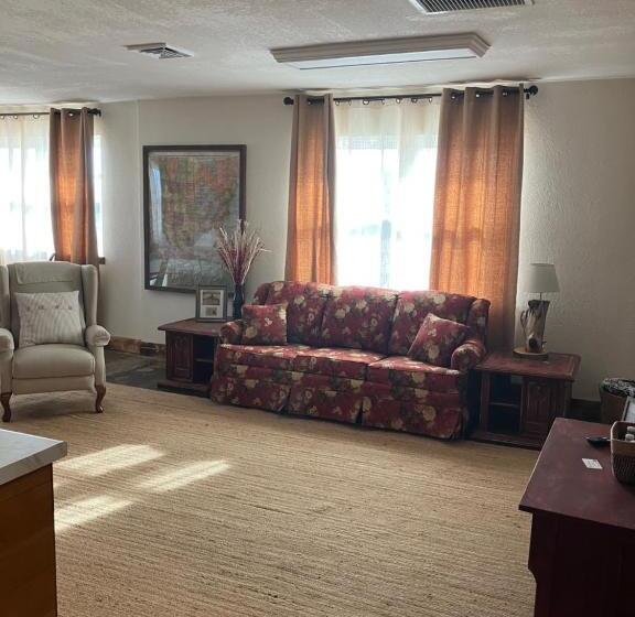 جناح, Prairie Rose Inn