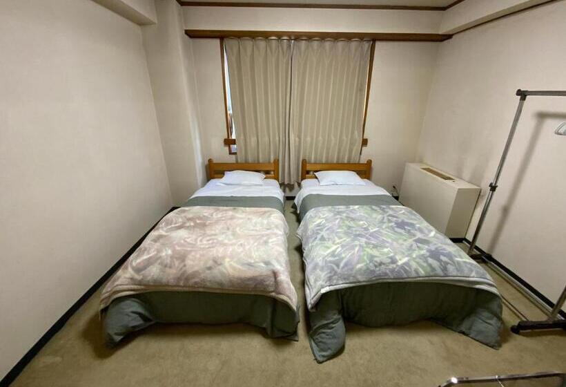 이코노미 룸, ロッヂ　スガノ