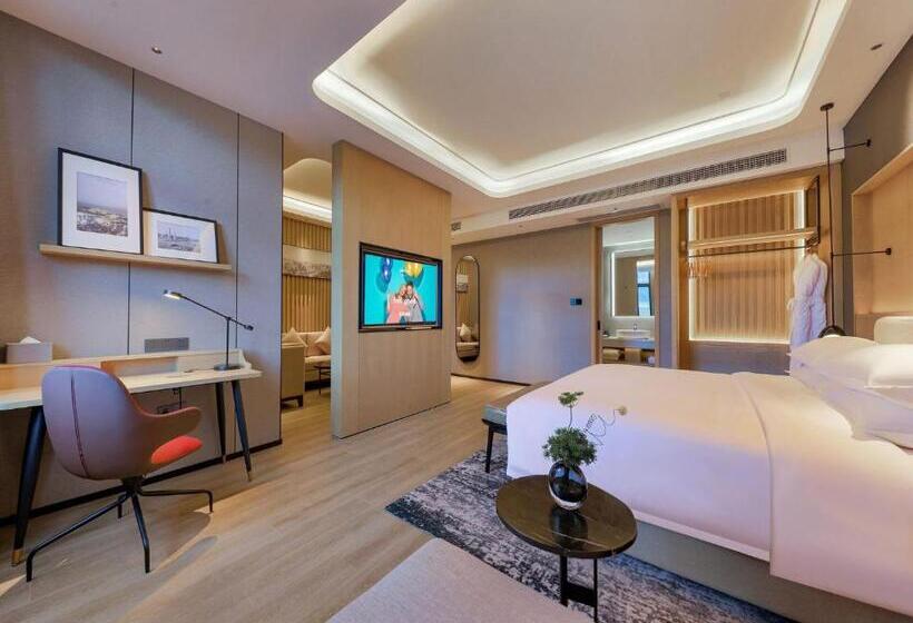高级套房, Park Inn By Radisson Zhuhai Gaolan Port