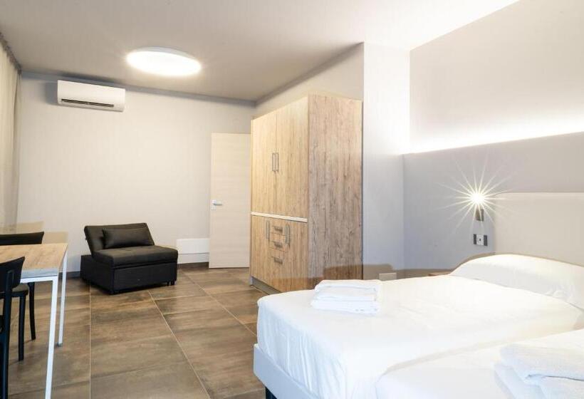 Трехместный Номер Deluxe, M App